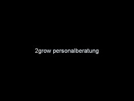 Schwarzer Hintergrund mit weißem Text: "2grow personalberatung".