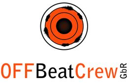 Logo der OFFBeatCrew GbR mit stilisiertem, orange-schwarzem Schallplattenmotiv.