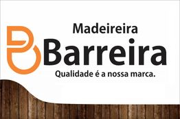 Logotipo da Madeireira Barreira com slogan: "Qualidade é a nossa marca." Fundo com textura de madeira.