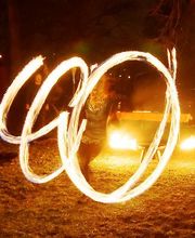 Feuershow mit Feuerring