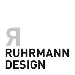 Logo mit dem großen Buchstaben "R" und dem Text "RUHRMANN DESIGN" in Schwarz auf Weiß.