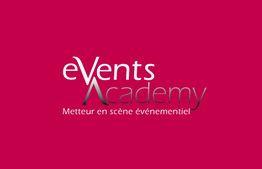 Logo "Events Academy" sur fond rouge, texte : "Metteur en scène événementiel".