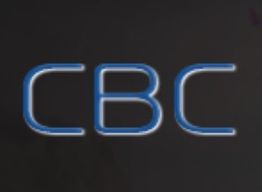 Schwarzer Hintergrund mit blauen Buchstaben "CBC" in der Mitte.