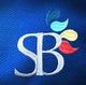 Logo mit den Buchstaben "SB" und bunten Tropfen auf blauem Hintergrund.