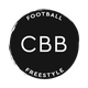 Schwarzes Logo mit weißem Text: "FOOTBALL FREESTYLE CBB".
