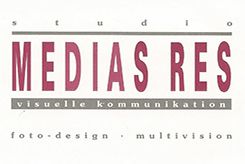 Logo von "Medias Res": Studio für visuelle Kommunikation, Foto, Design und Multivision.