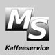 Logo mit "MS Kaffeerservice" in Schwarz-Weiß auf grauem Hintergrund.