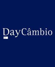 Logotipo "DayCâmbio" em fundo azul escuro, com texto branco estilizado.