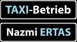 Schwarzes Schild mit Schrift: "TAXI-Betrieb" und "Nazmi ERTAS" in Weiß und Blau.