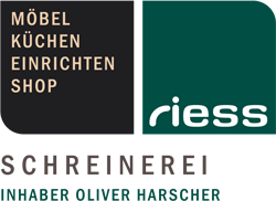 Schwarzes und grünes Logo mit Texten: "Möbel, Küchen, Einrichten, Shop" und "riess".