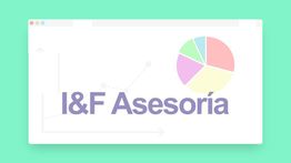 Ventana con gráfico de pastel y texto "I&F Asesoría" sobre fondo verde claro.