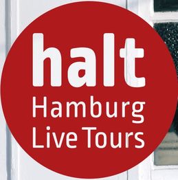 Roter Kreis mit weißer Schrift: "halt Hamburg Live Tours".