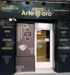 Fachada de la tienda "Arte Oro", compra de oro, joyas, relojes, plata y diamantes.