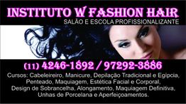 Mulher de cabelos escuros com contato e serviços do Instituto W Fashion Hair em letras coloridas.
