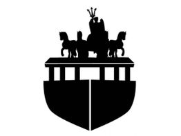 Schattenriss: Quadriga auf historischem Stadttor mit Pferden und Wagenlenker.