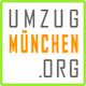 Text-Logo mit "Umzug München .org" in Grau und Orange, eingerahmt in einem grünen Quadrat.