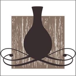 Jarrón oscuro con fondo de madera texturizada.