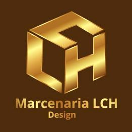 Logotipo dourado em fundo marrom com as palavras "Marcenaria LCH Design".
