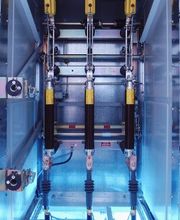 Wir liefern Mittelspannungskomponenten verschiedener Hersteller, so können wir die optimale Lösung für Ihre Anforderungen finden; MS-Schaltanlagen bis 24KV; Anlagen mit Lasttrennschaltern oder Leistungsschaltern, als Festeinbau, Einschub oder Fahrwagen