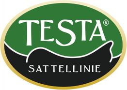 Logo: "Testa Sattellinie" in einem ovalen Rahmen, grün und schwarz mit goldener Umrandung.