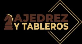Texto: "Ajedrez y tableros" con caballo y marco dorado sobre fondo negro.
