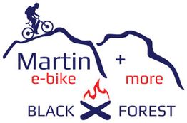 Logo mit Radfahrer, Bergen und Text: "Martin e-bike + more, Black Forest" in Blau und Rot.