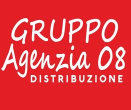Scritta bianca: "GRUPPO Agenzia 08 DISTRIBUZIONE" su sfondo rosso.