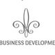 Eine stilisierte Lilie über dem Text "N8 Business Development" auf weißem Hintergrund.
