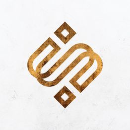 Goldenes, geometrisches Muster auf weißem Hintergrund.