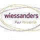 Logo van wiessanders met de tekst "Puur Persoonlijk" en lijnen in een cirkel eromheen.