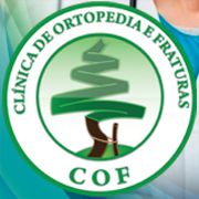 Logotipo da Clínica de Ortopedia e Fraturas, com árvore estilizada e iniciais COF.