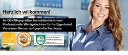 Eine Frau lächelt, daneben DEKRA-Immobilienzertifikate mit Text "Herzlich willkommen!".
