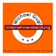 Logo mit orangefarbenem Hintergrund, Text "Michael Gugl Unternehmensberatung".