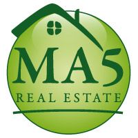 Grünes Logo mit Hausdach und "MA5 Real Estate"-Schriftzug.