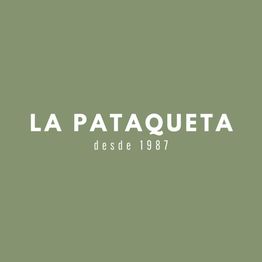 Texto: "La Pataqueta desde 1987" sobre fondo verde.