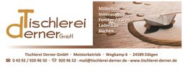 "Tischlerei Derner GmbH Werbung mit Logo, Kontaktinfo und Papierboot auf Holzoberfläche."