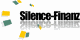 Schriftzug "Silence-Finanz" mit bunten Blöcken und Spiegelung auf weißem Hintergrund.