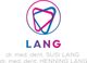 Logo mit stilisiertem Zahn-Icon, Text: LANG, dr. med. dent. Susi und Henning Lang.