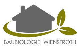 Logo: Graues Haus mit grünen Blättern, darunter Text "Baubiologie Wienstroth".