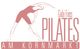Silhouette einer Frau bei Pilates, Text: "Gabi Fries Pilates am Kornmarkt" in Rosa und Rot.