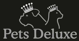 Logo: Silhouetten von Hund und Katze mit Kronen, Text "Pets Deluxe".