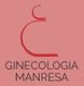 Logotipo de Ginecología Manresa sobre fondo rosa, con ilustración abstracta en rojo.