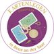 Kartenlegen-Logo mit Karten, Ring und Pendel auf lila Hintergrund, Text: Oranna Fe, Bous an der Saar.