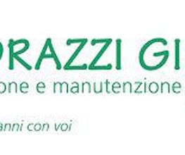 Logo von "Pedrazzi Giardini" mit grünem Text über Gartenbau und Wartung.