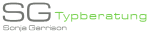 Logo mit Text: "SG Typberatung Sonja Garrison" in Grau und Grün.