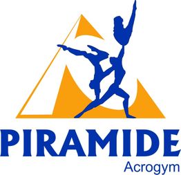 Siluetas de gimnastas formando pirámide sobre triángulo naranja, texto: "PIRAMIDE Acrogym".