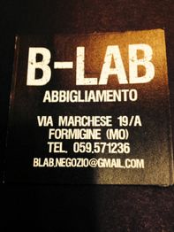 Biglietto da visita "B-LAB Abbigliamento" con indirizzo e contatto email.