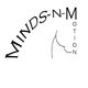 Text in gebogener Linie: "MINDS-N-MOTION", schwarzer Text auf weißem Hintergrund.