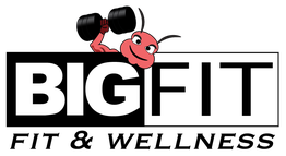 Formica rossa sorridente solleva manubri sopra la scritta "BIGFIT" in caratteri maiuscoli.