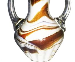 mundgeblasene Glasvasen und Schalen